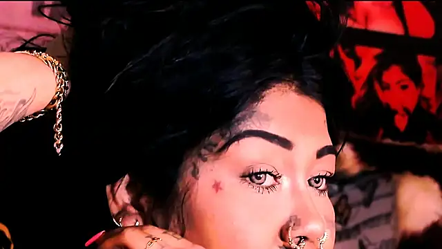 Snapshot of indian_dreamgirl chatting on 06-15-26, 10:26 indian dreamgirl online show from 06-15-26, 10:26