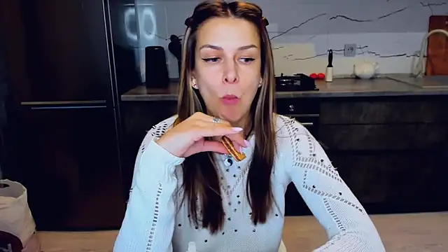 AlexiaDarren online show from 02-17-25, 07:12