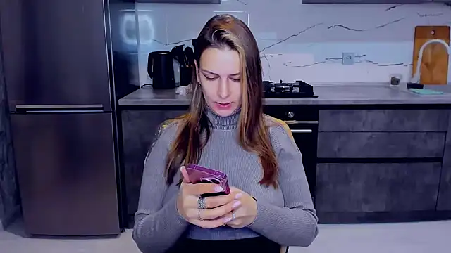 AlexiaDarren online show from 02-26-25, 04:16