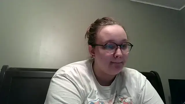 Snapshot of ZeTurtleMaster chatting on 12-25-24, 04:22 ZeTurtleMaster online show from 12-25-24, 04:22