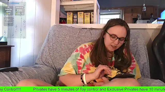 Snapshot of ZeTurtleMaster chatting on 10-11-25, 10:44 ZeTurtleMaster online show from 10-11-25, 10:44