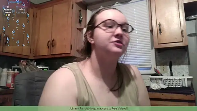 Snapshot of ZeTurtleMaster chatting on 03-03-25, 11:56 ZeTurtleMaster online show from 03-03-25, 11:56