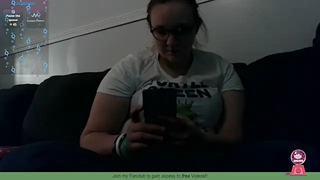 Snapshot of ZeTurtleMaster chatting on 02-23-25, 04:50 ZeTurtleMaster online show from 02-23-25, 04:50