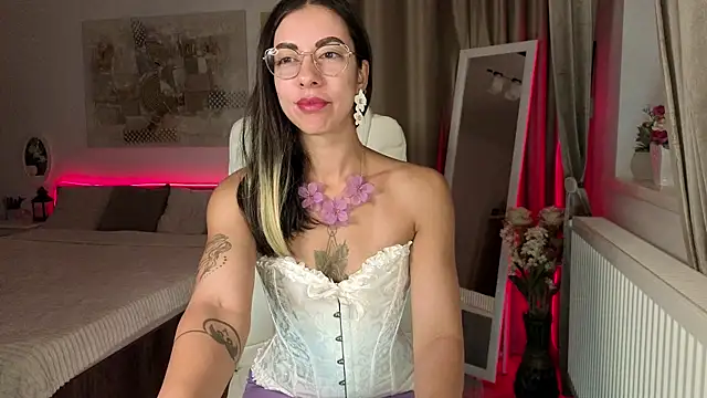 Snapshot of silver_eve chatting on 10-09-25, 04:18 silver eve online show from 10-09-25, 04:18