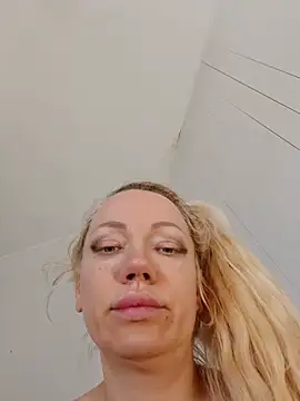 Snapshot of SofiaJoy chatting on 07-08-26, 02:40 SofiaJoy online show from 07-08-26, 02:40