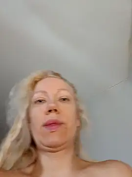 Snapshot of SofiaJoy chatting on 07-15-26, 09:05 SofiaJoy online show from 07-15-26, 09:05