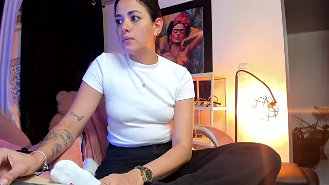 Snapshot of KimberlySaen chatting on 07-18-26, 12:52 KimberlySaen online show from 07-18-26, 12:52
