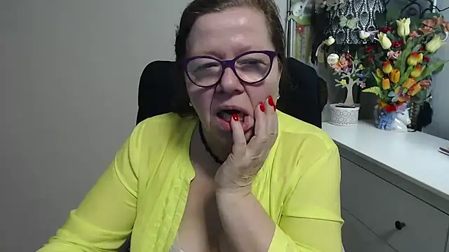 Adelewildx online show from 03-05-26, 04:42