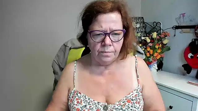 Adelewildx online show from 06-05-26, 02:16