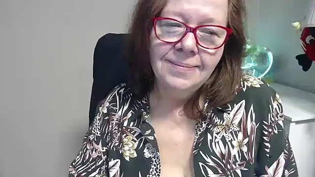 Snapshot of Adelewildx chatting on 03-11-25, 04:41 Adelewildx online show from 03-11-25, 04:41