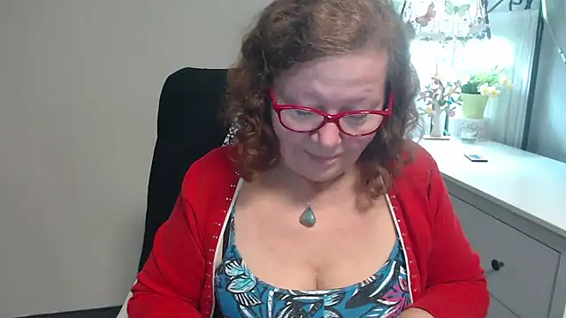 Snapshot of Adelewildx chatting on 09-16-25, 04:02 Adelewildx online show from 09-16-25, 04:02