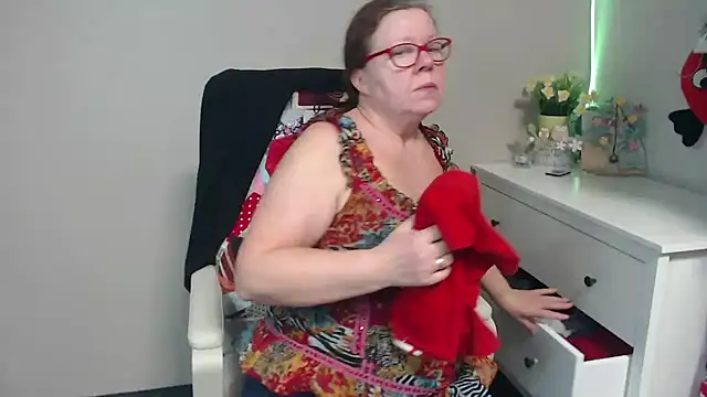 Snapshot of Adelewildx chatting on 02-26-25, 03:57 Adelewildx online show from 02-26-25, 03:57
