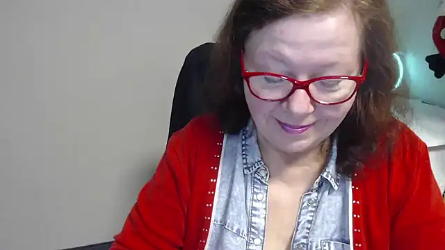 Snapshot of Adelewildx chatting on 03-17-25, 07:35 Adelewildx online show from 03-17-25, 07:35