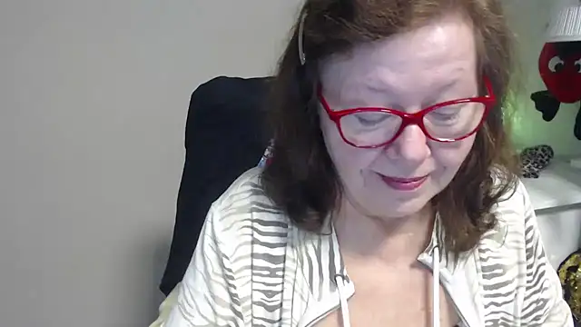 Snapshot of Adelewildx chatting on 03-18-25, 07:22 Adelewildx online show from 03-18-25, 07:22