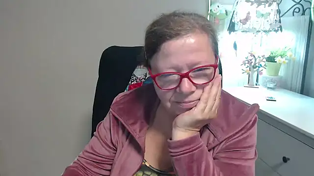 Snapshot of Adelewildx chatting on 09-23-25, 03:13 Adelewildx online show from 09-23-25, 03:13