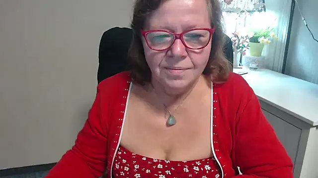 Snapshot of Adelewildx chatting on 09-18-25, 03:31 Adelewildx online show from 09-18-25, 03:31