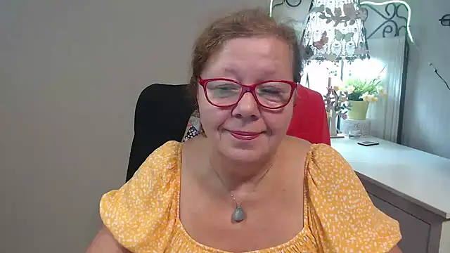 Snapshot of Adelewildx chatting on 09-10-25, 03:27 Adelewildx online show from 09-10-25, 03:27