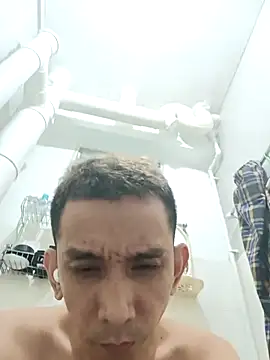 Snapshot of assluv1909 chatting on 09-28-25, 04:14 assluv1909 online show from 09-28-25, 04:14