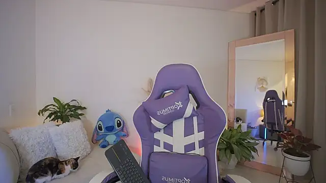 roxie gates  online show from 03-29-26, 02:24