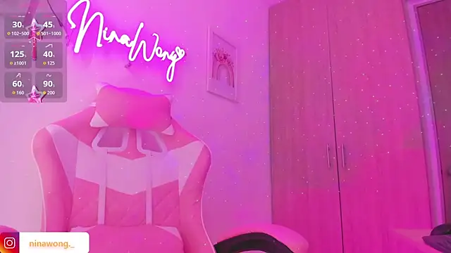 NinaWong online show from 09-10-25, 04:06