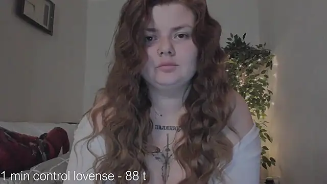 Snapshot of Eva_Shameless chatting on 02-17-25, 02:49 Eva Shameless online show from 02-17-25, 02:49