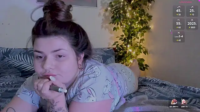 Snapshot of Eva_Shameless chatting on 12-21-24, 07:49 Eva Shameless online show from 12-21-24, 07:49