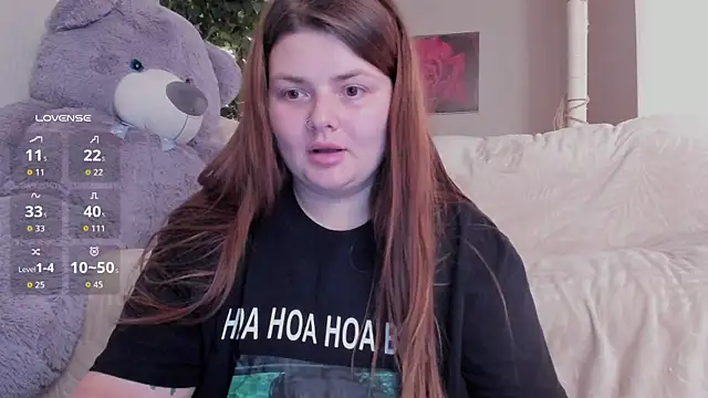Snapshot of Eva_Shameless chatting on 10-04-25, 02:18 Eva Shameless online show from 10-04-25, 02:18