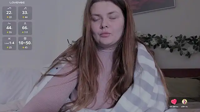 Snapshot of Eva_Shameless chatting on 10-20-25, 01:00 Eva Shameless online show from 10-20-25, 01:00