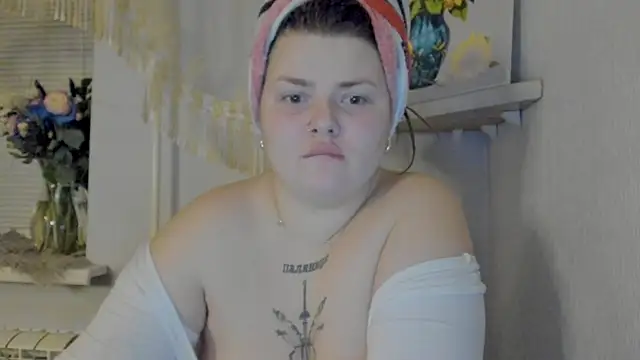 Snapshot of Eva_Shameless chatting on 02-02-25, 04:11 Eva Shameless online show from 02-02-25, 04:11