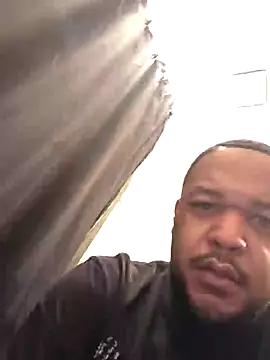 Snapshot of Oakcliffjacker chatting on 10-05-25, 11:34 Oakcliffjacker online show from 10-05-25, 11:34