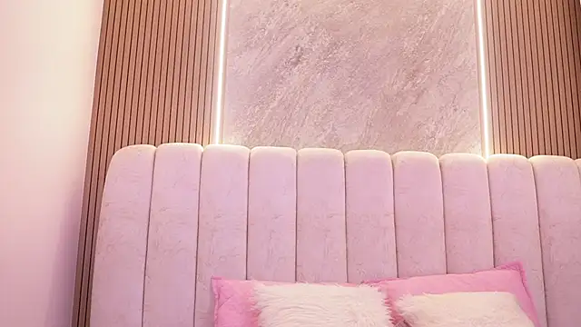 emyli sw  online show from 12-20-25, 03:20