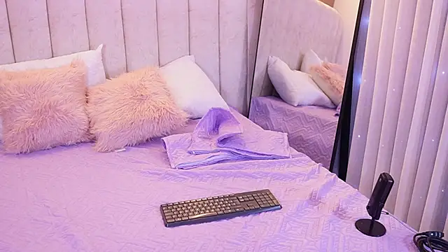 emyli sw  online show from 11-25-25, 03:07