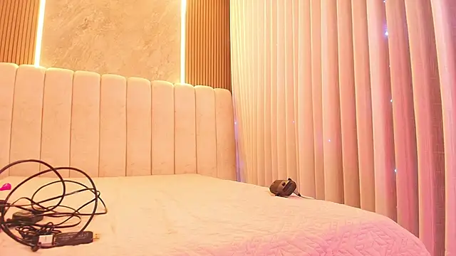 emyli sw  online show from 04-07-26, 03:08