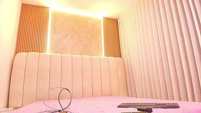 emyli sw  online show from 04-16-26, 03:07