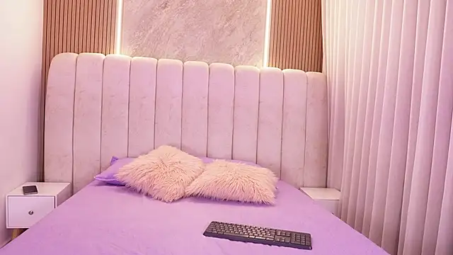 emyli sw  online show from 04-14-26, 03:11