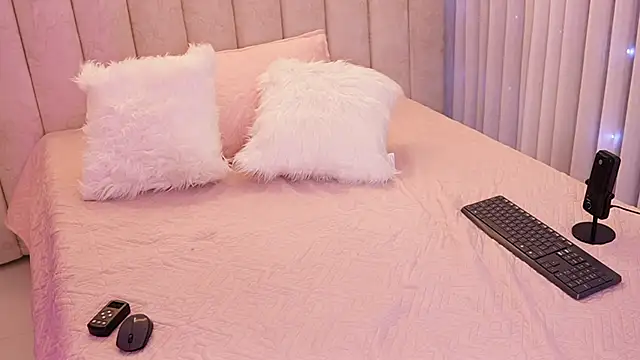 emyli sw  online show from 11-11-25, 03:12