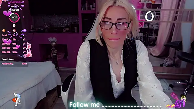 AnnieGOld  online show from 07-25-26, 11:11