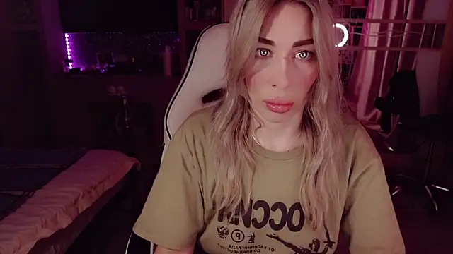 AnnieGOld  online show from 03-12-26, 07:51