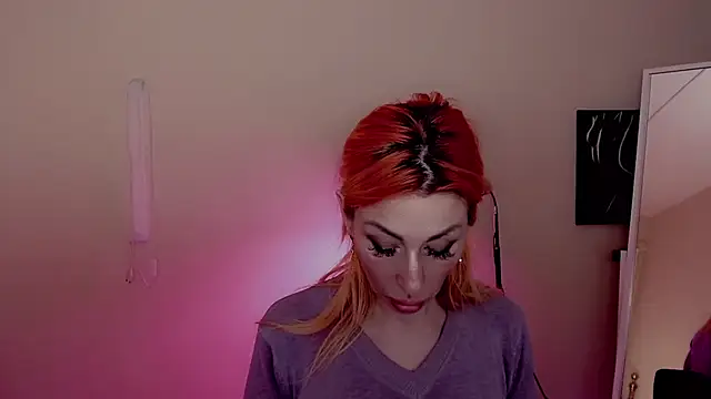 Snapshot of AnnieGOld_ chatting on 12-27-24, 08:45 AnnieGOld  online show from 12-27-24, 08:45