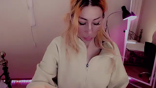 Snapshot of AnnieGOld_ chatting on 02-27-25, 10:20 AnnieGOld  online show from 02-27-25, 10:20
