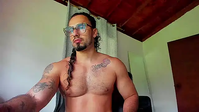 Snapshot of Baky_sexy chatting on 11-28-25, 05:35 Baky sexy online show from 11-28-25, 05:35