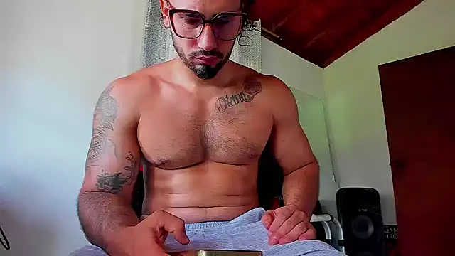 Snapshot of Baky_sexy chatting on 12-16-25, 02:10 Baky sexy online show from 12-16-25, 02:10