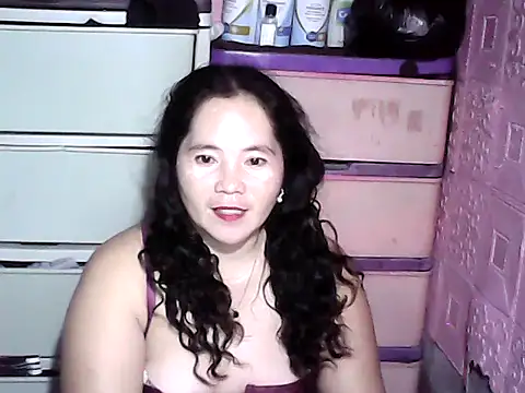 hotpusie 4u online show from 12-16-25, 01:04