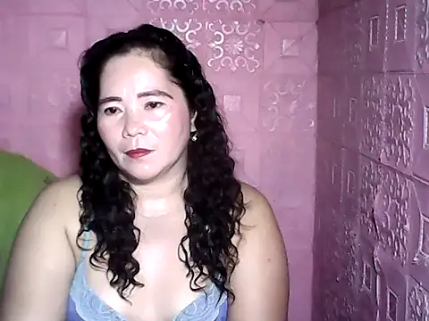 hotpusie 4u online show from 11-15-25, 05:33