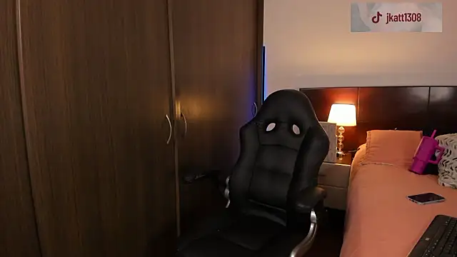 Snapshot of AleJaramillo_ chatting on 02-09-26, 10:52 AleJaramillo online show from 02-09-26, 10:52