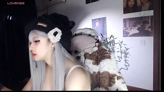 candy cola online show from 11-17-25, 11:58