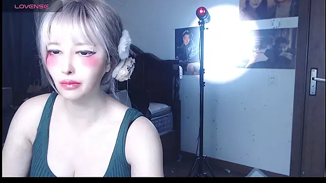 candy cola online show from 11-04-25, 01:42