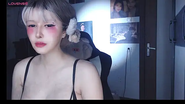 candy cola online show from 11-01-25, 04:12