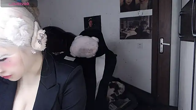 candy cola online show from 11-11-25, 05:35