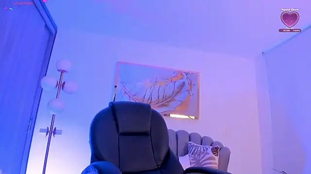 ZoePresleyX online show from 12-14-25, 10:26